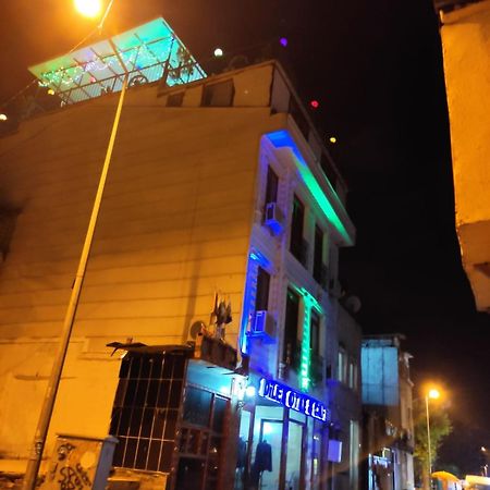 Dilek Hotel & Cafe Istanboel Buitenkant foto