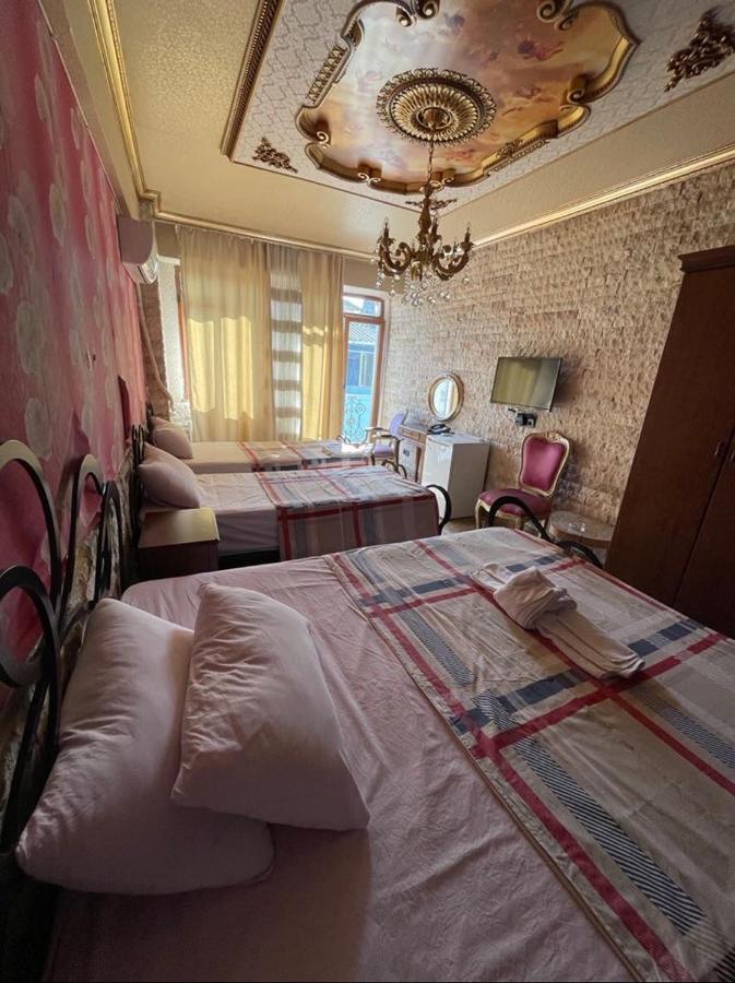 Dilek Hotel & Cafe Istanboel Buitenkant foto